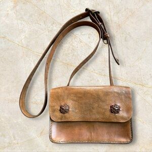 Vintage Brown Leather Crossbody Bag with Adjustable Strap